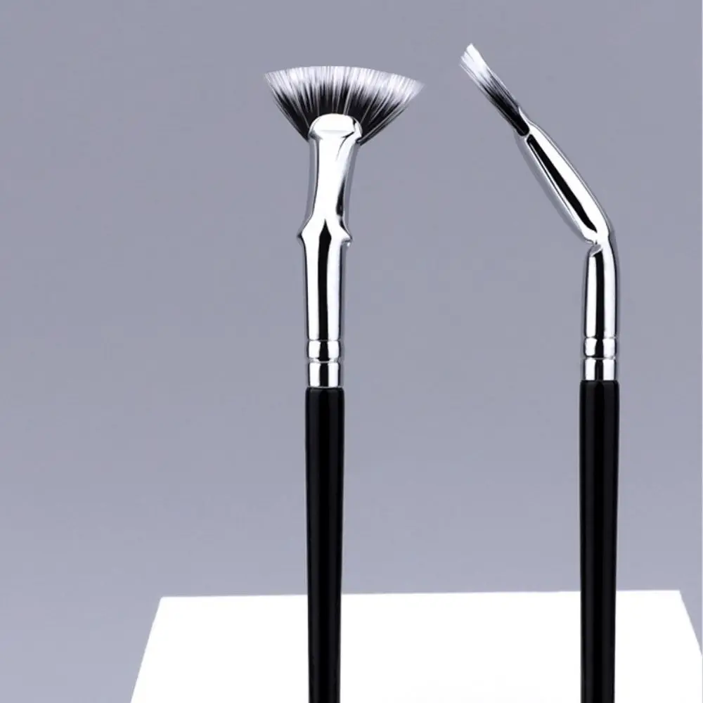 

Angled Fan-shaped Eyelash Brush Mini Slender Double-layer Bristles Under The Corner Of The Eyelash Brush Fan-shaped Bending