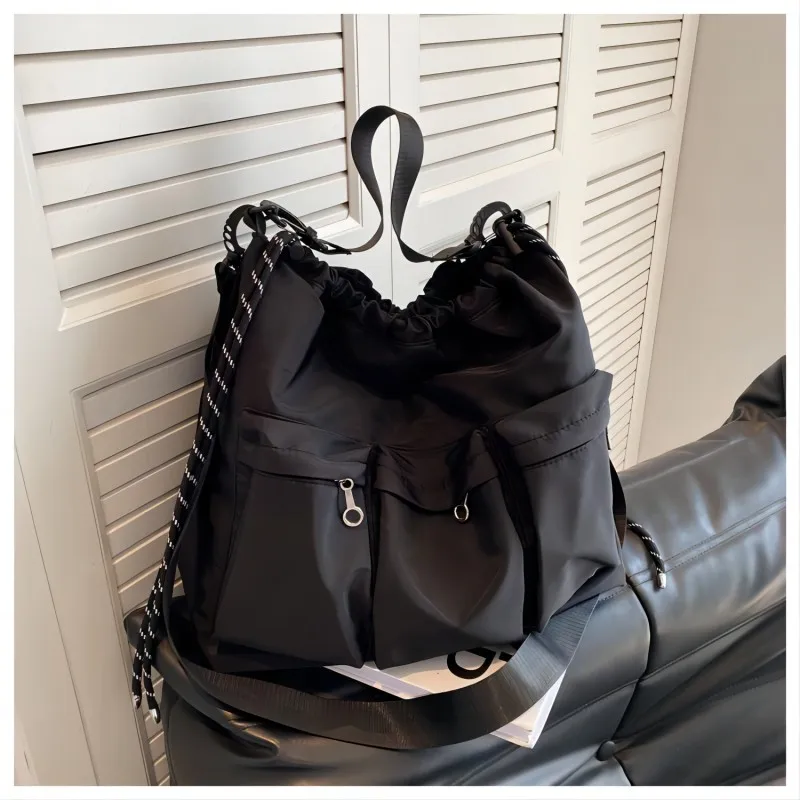 Рисунок 5 - CGCBAG 2023, модная сумка-тоут в стиле Харадзюку