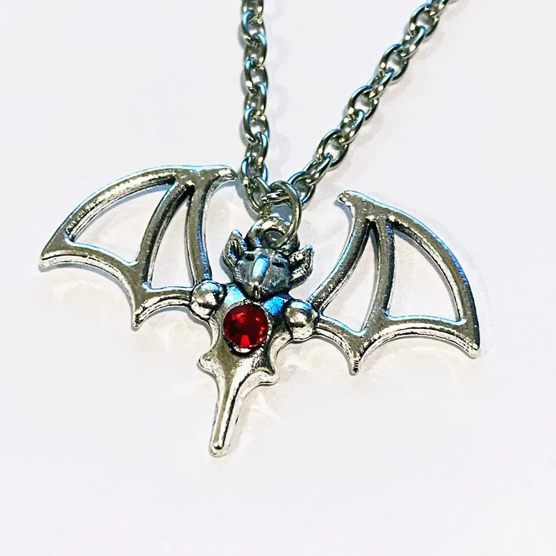

New Products Hot Selling Fashion Trend Creative Design Animal Pendant Alloy Jewelry Accessories Bat Pendant Necklace