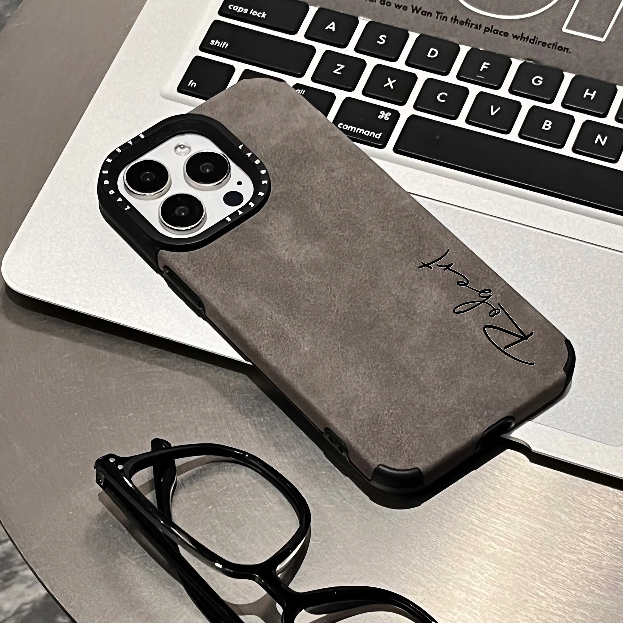 Персонализированный чехол для телефона с индивидуальным именем для iphone 17, 16, 15, 14, 13, 12, 11 Pro Max Plus, роскошный противоударный подарочный чехол из искусственной кожи (art.: 3920cff02e6e2) - 3920cff02e6e2