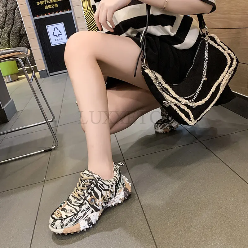 Summer Rhinestone Women Sneakser Ins Tide Diamond Breathable Luxury Designers Casual Thick Bottoms Dad Shoes