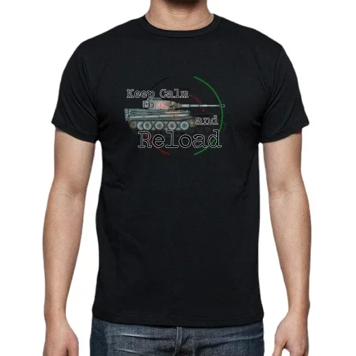 Сохраняйте спокойствие и перезагрузка. Футболка танка немецкого Panzer Tiger. Летняя