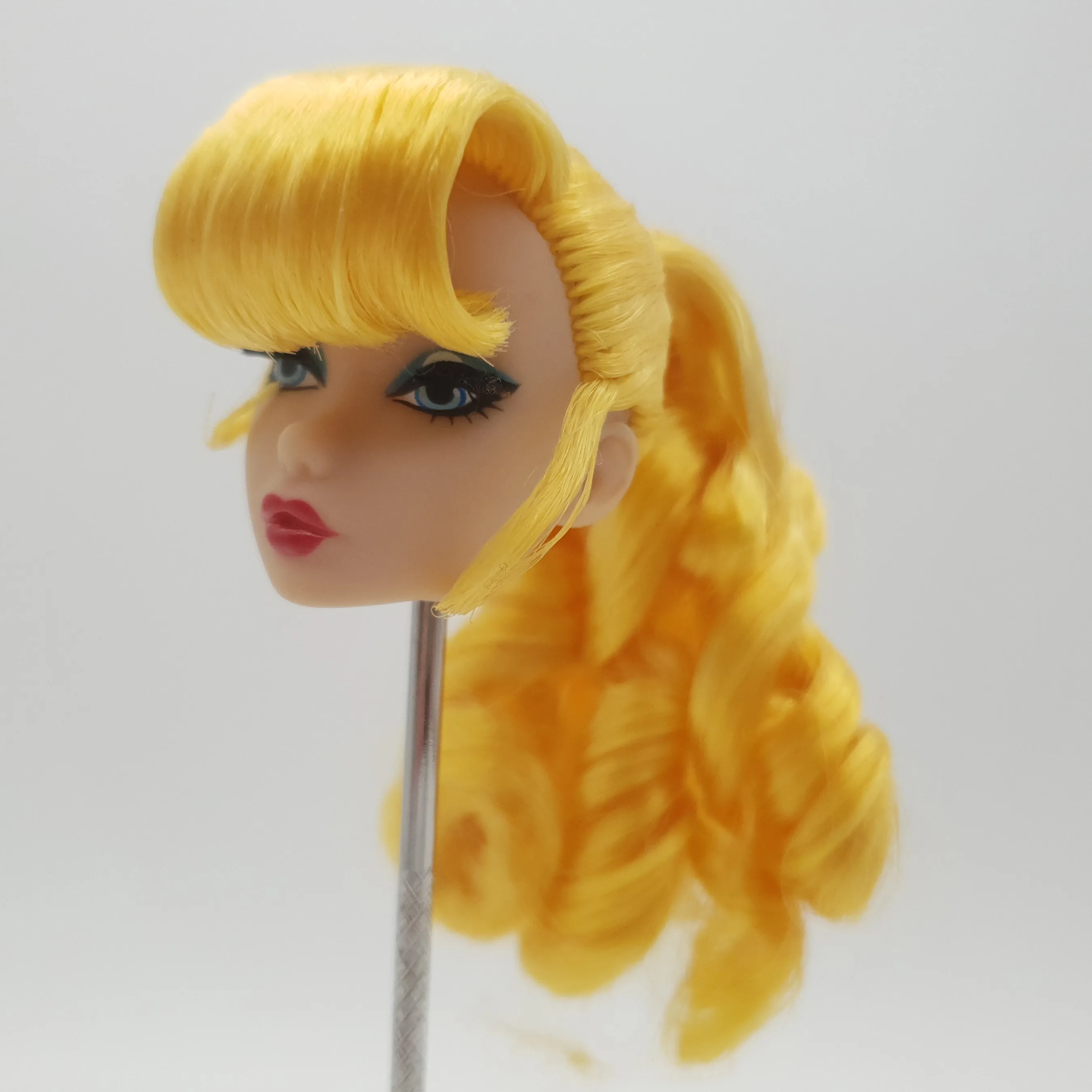 

Модная Кукольная голова королевская блондинка Nippon Misaki масштаб 1/6