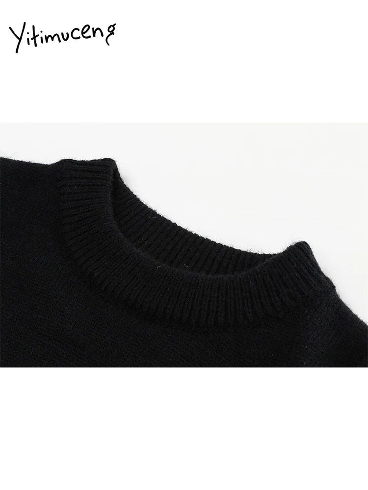 Женская футболка с круглым вырезом черная трикотажная коротким