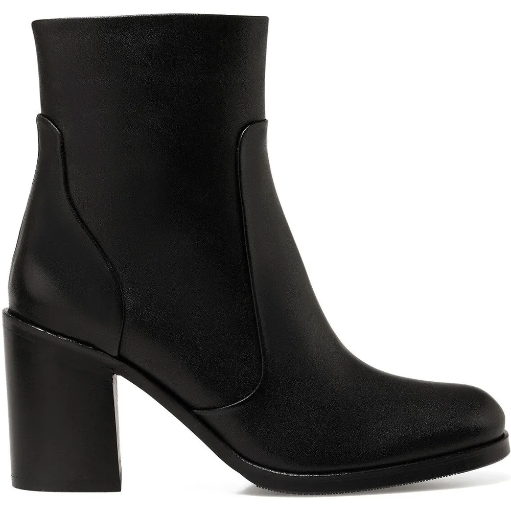 

Dorlie Perta Black Women Boots