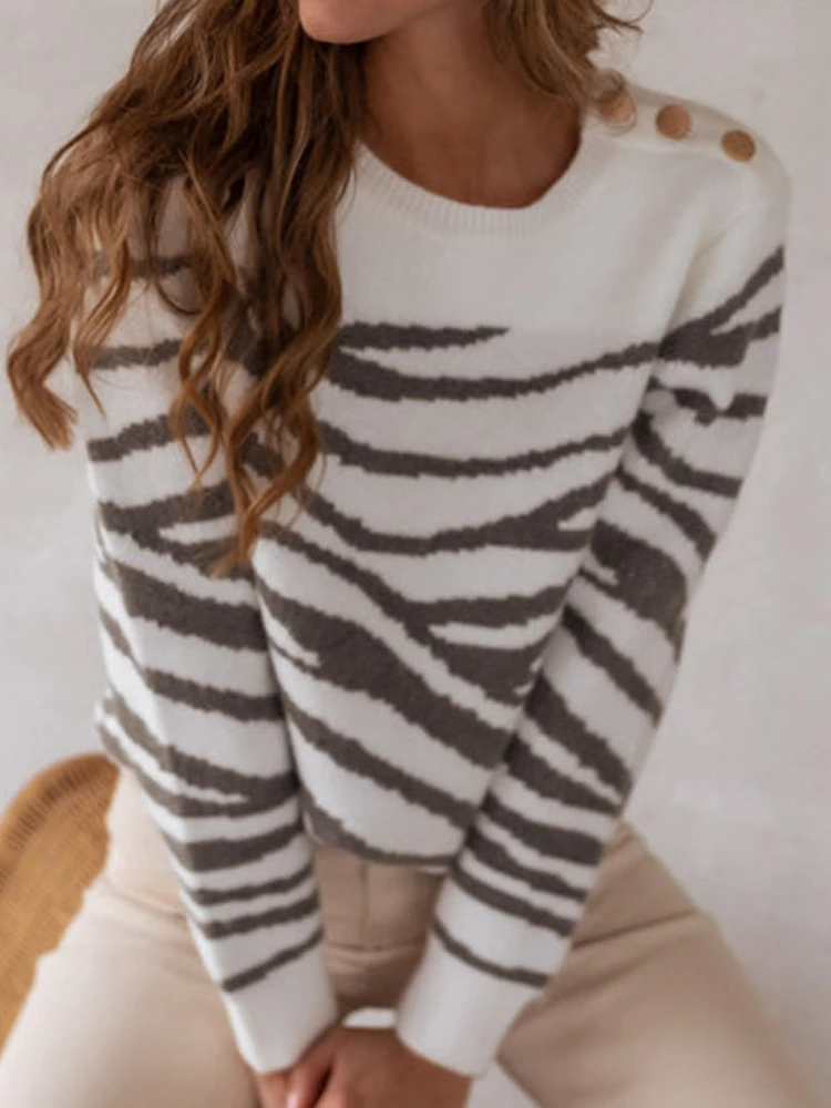 

2023 New Women's Pullover Autumn Winter Fashion Casual Stripe Long Sleeve Knitwears Top O-neck Baggy Hot Women Jumper Sweaters