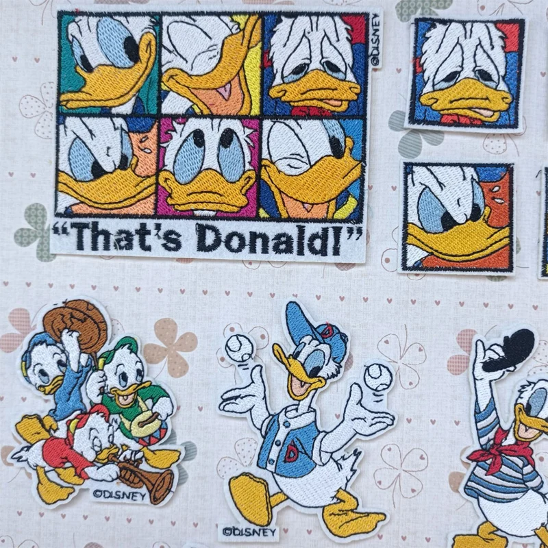 Нашивки с вышивкой Дональд Дак |
