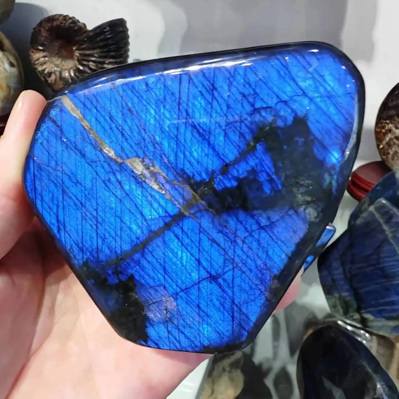 Лабрадорский камень кристалл декоративный