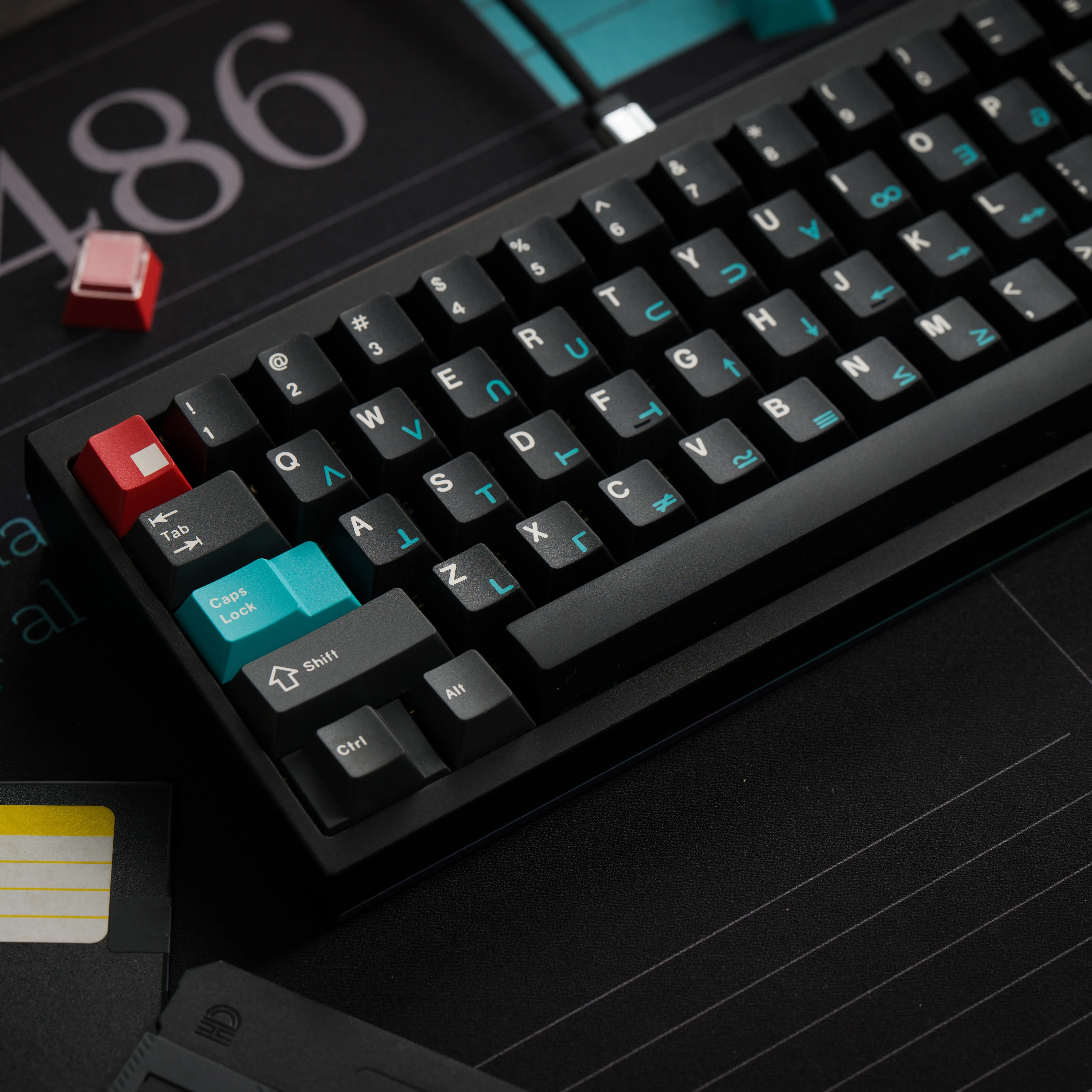 Фото Набор кастомных кейкапов Keykobo Dolch KKB (тематический дизайн), профиль Cherry, ABS-пластик, для механической клавиатуры, подарок для геймера, коврик для мыши №1
