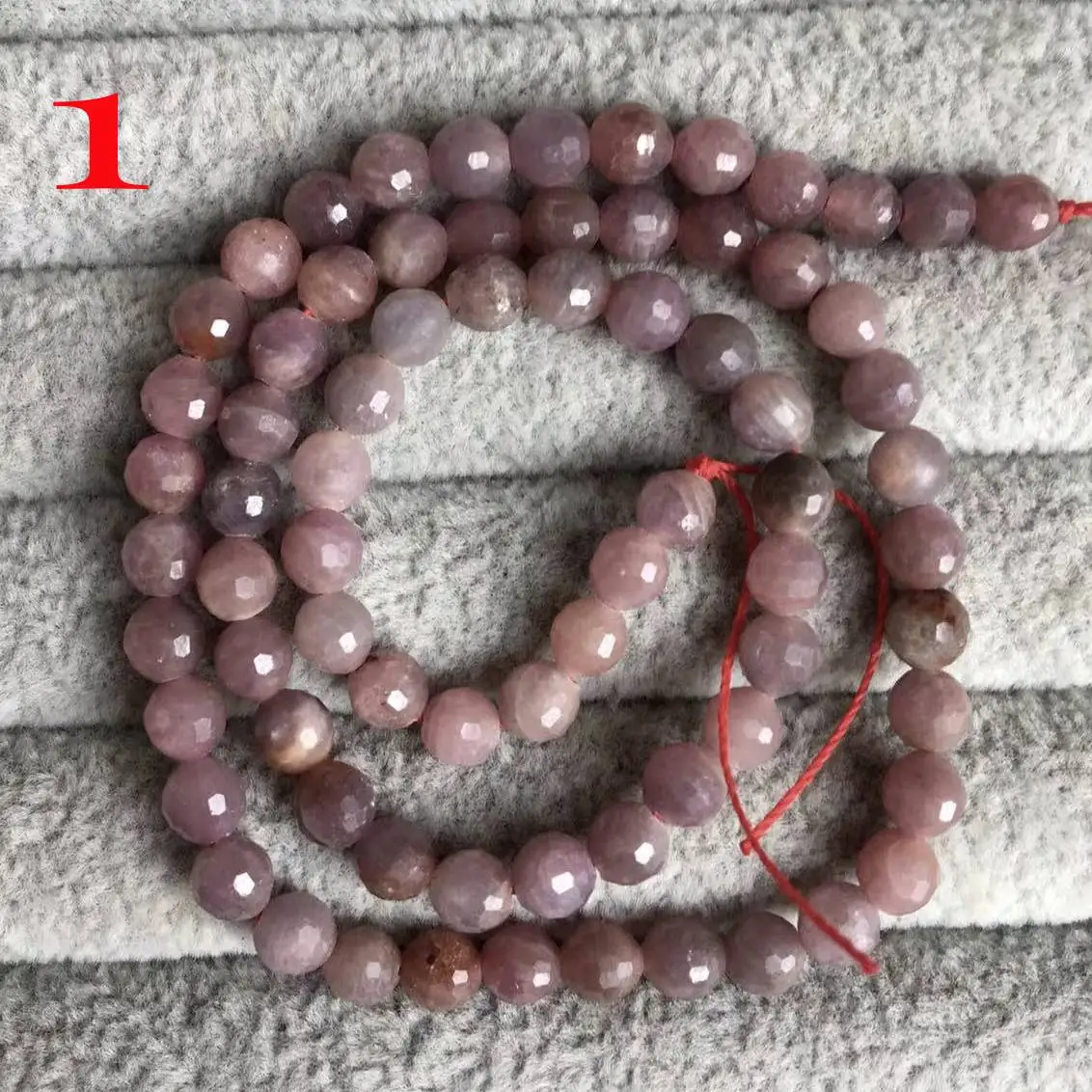 

Круглые бусины с гранями, 1 нитка, около 5 мм