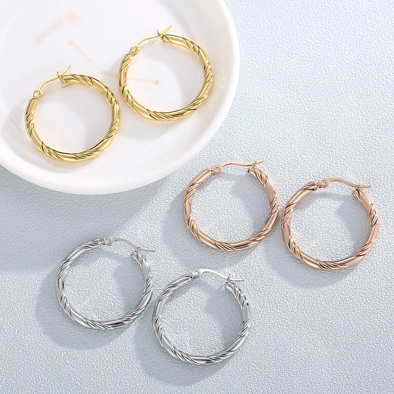 

Surface Band Twisted Silver/Gold Plated Carve Round Hoop Earrings for Women Party Gift