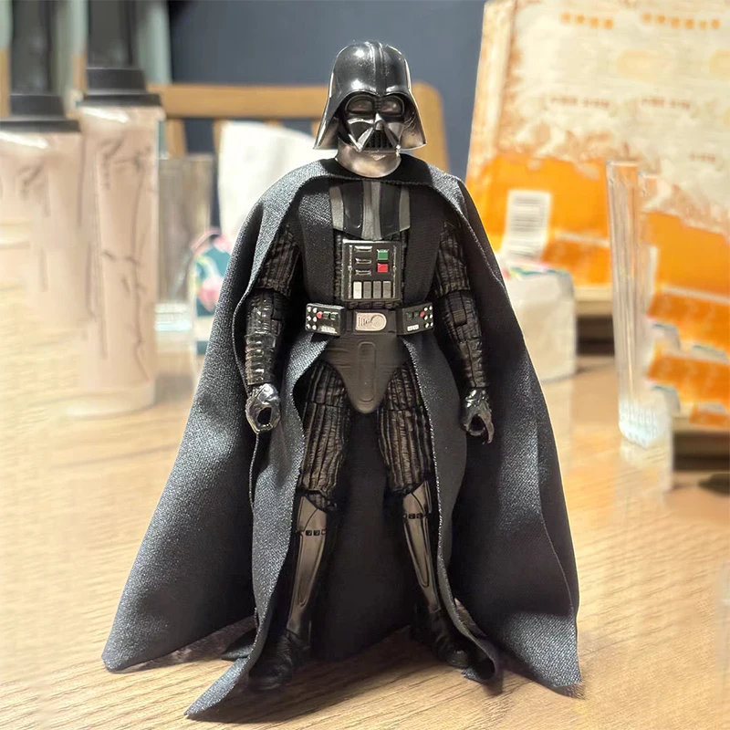 Коллекционные фигурки из серии Star Wars в ассортименте