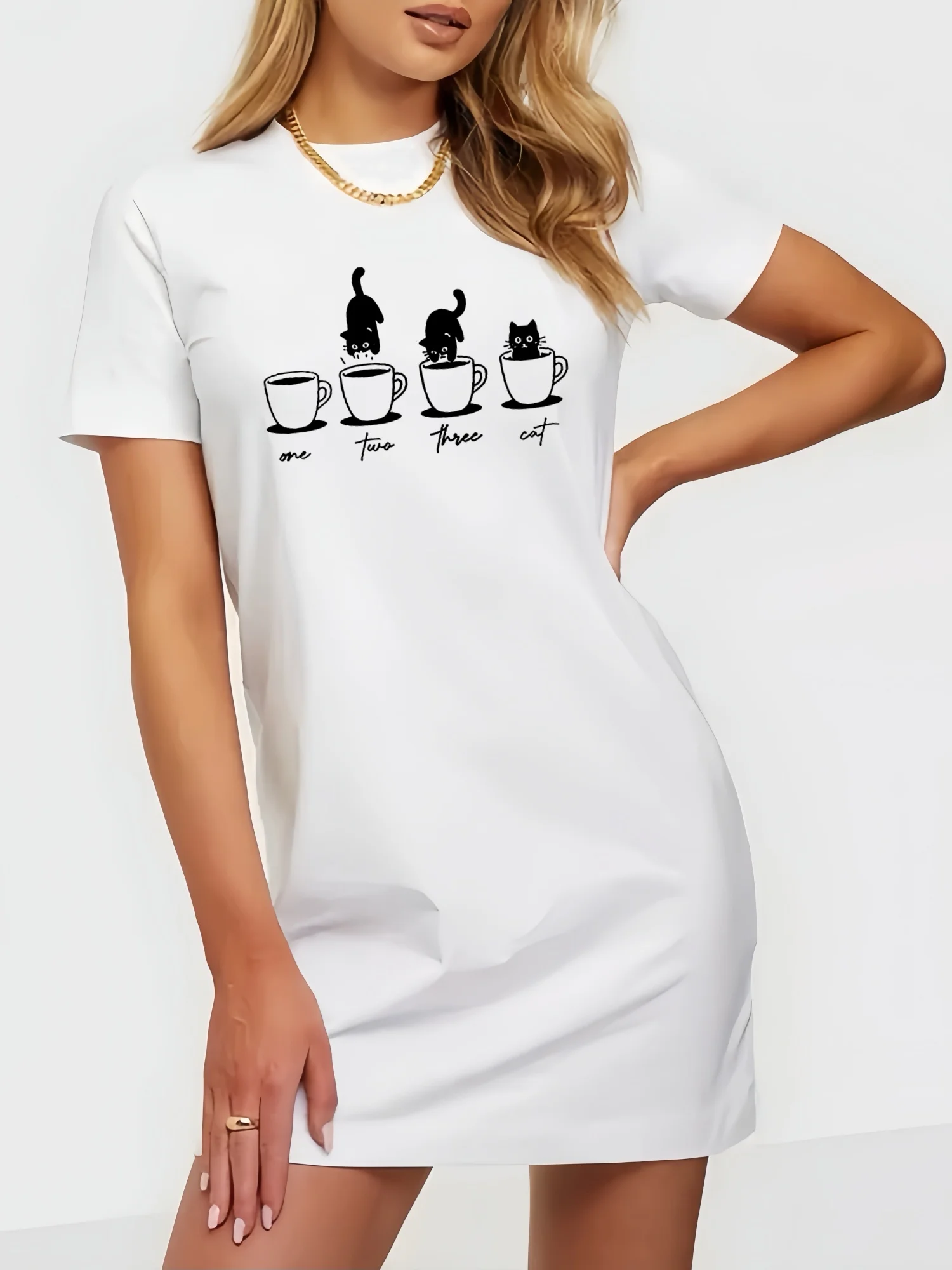 Женское короткое летнее платье с коротким рукавом и принтом кошки