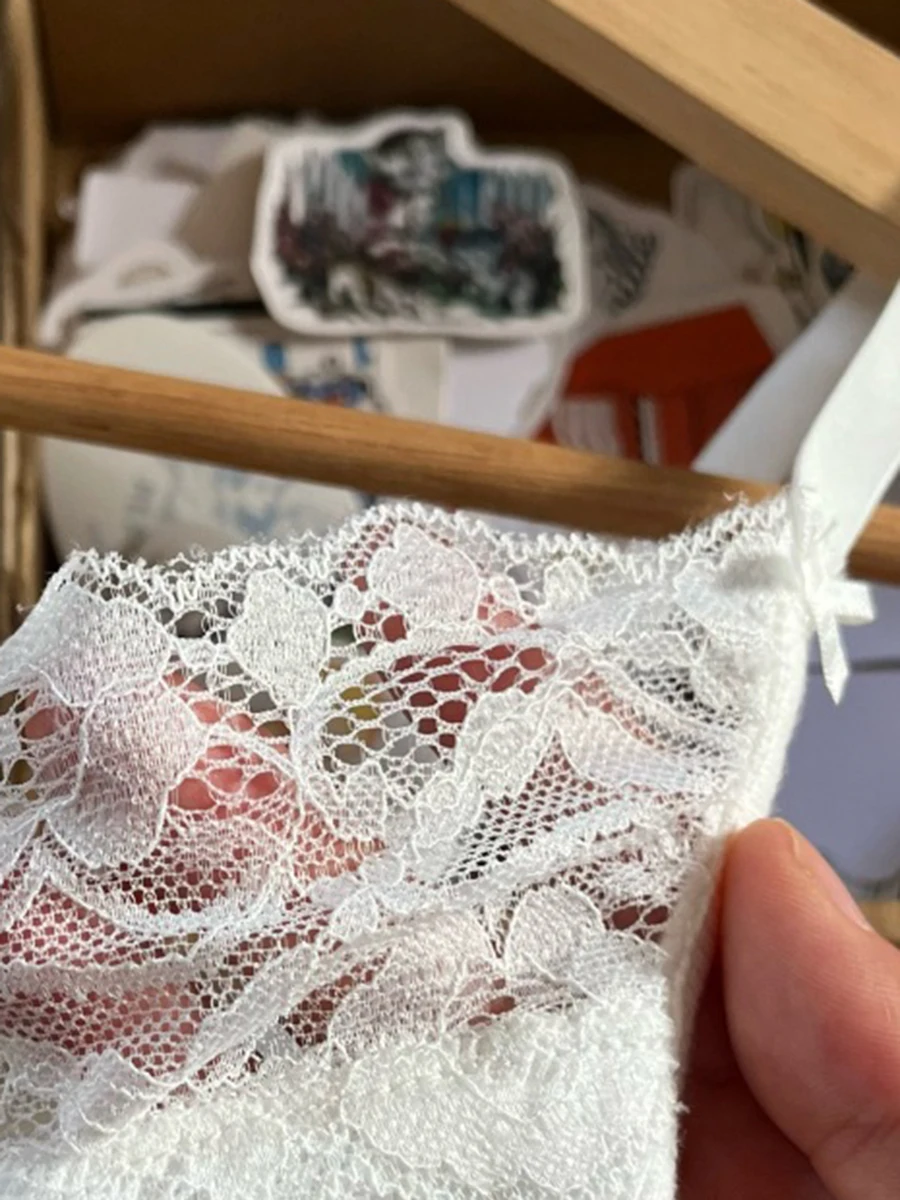 Кружевные лоскутные тонкие топы на бретелях женские летние пуговицы два банта