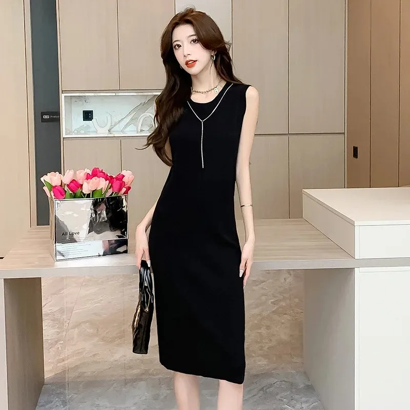 2024 новое летнее женское полосатое вязаное платье без рукавов средней длины