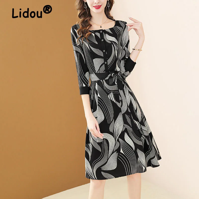 Купи Women Spring 2022 New Fashion Black Chiffon Dress Office Lady Elegant Square Neck Sashes Printed A-line Dresses Summer Vestidos за 1,618 рублей в магазине AliExpress