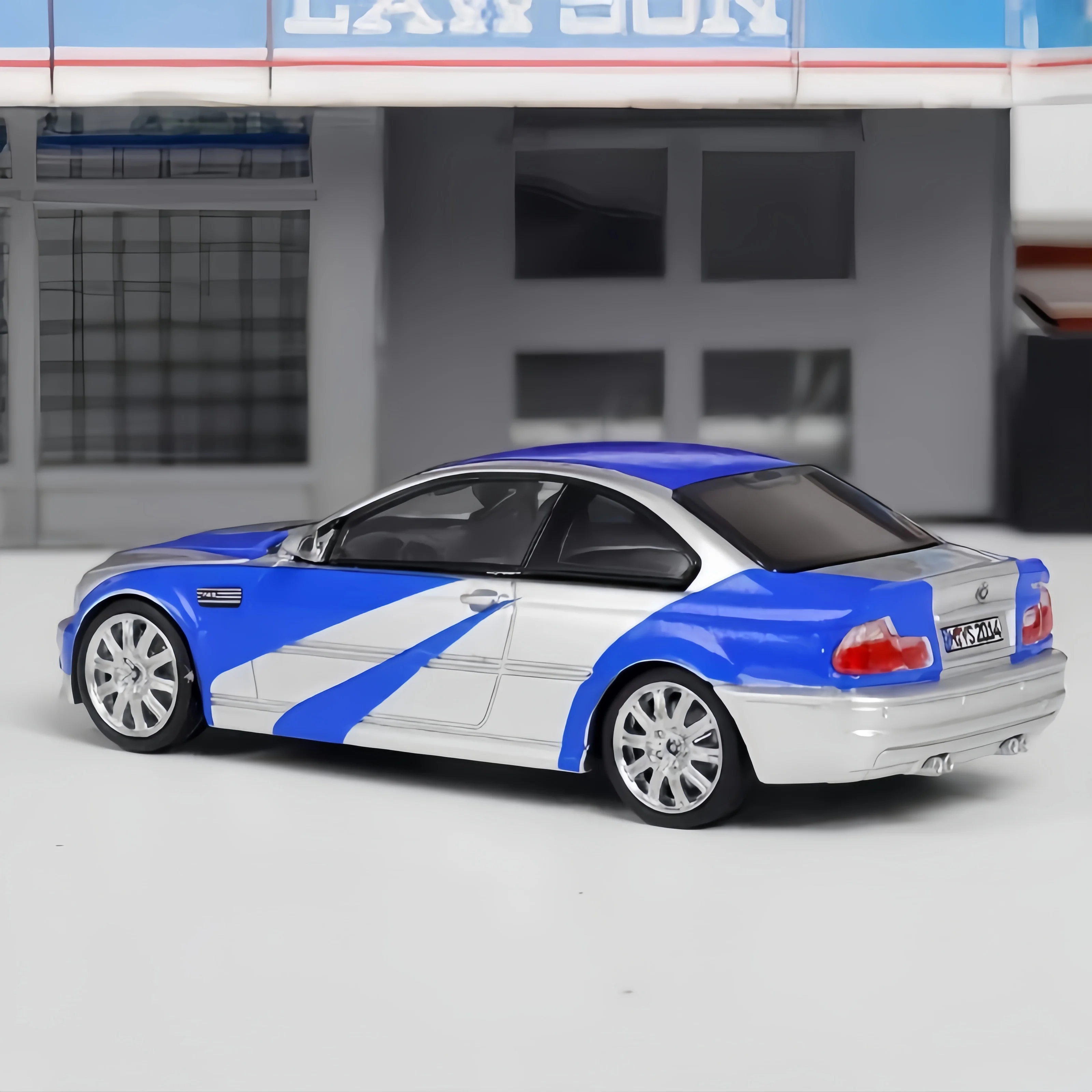 Модель автомобиля из окрашенного сплава StreetWeapon 1:64 BMW E46 HKS