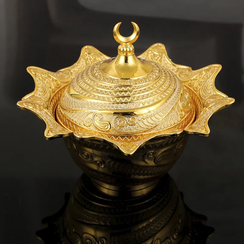 

European spiral metal fruit bowl nut bowl date bowl candy bowl gold home living room desktop decoration ornaments.