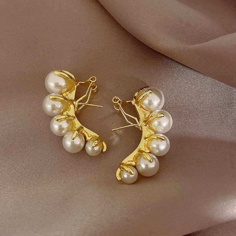 

New Trend Retro Light Luxury Pearl Earrings Korean Simple Jewelry Christmas Party Girl's Temperament Accessories For Woman