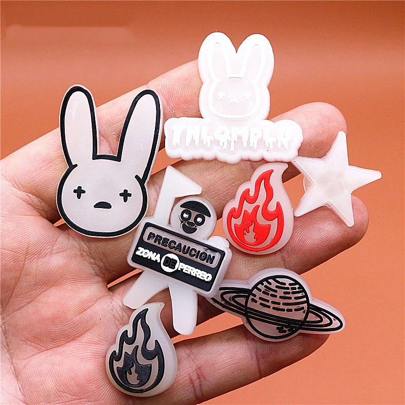 

Novel 5pcs Cute Rabbit Shoe Charms Luminous Star Flame Planet Shoe Accessories Decoration Fit Croc Jibz Kids Party Gifts U252