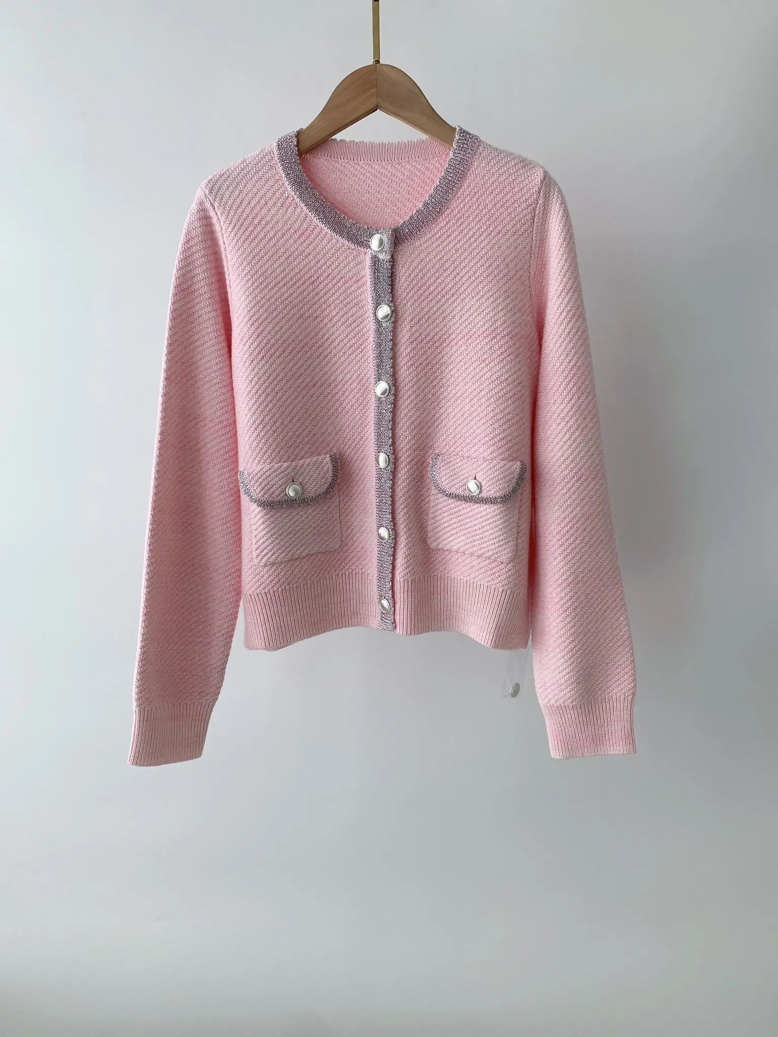 

Новинка 2023 года для осени и зимы, кардиган с саржевой текстурой, искусственная кожа, розовый и искусственная синяя с цветами, нежный и маленький