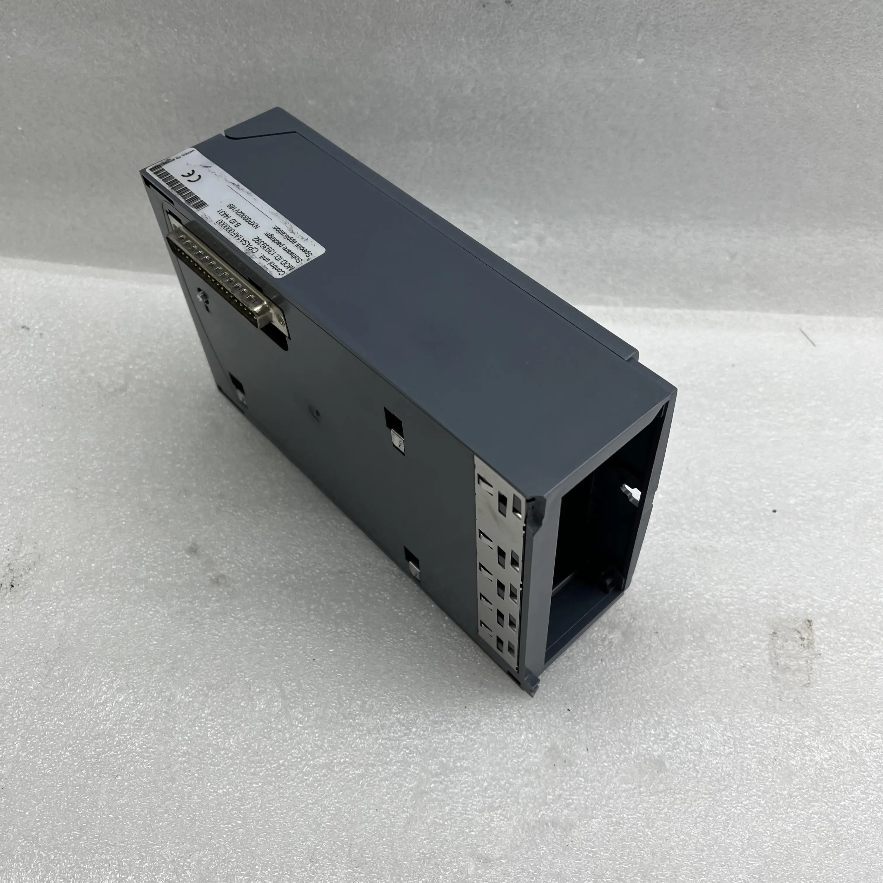 VACON CPASA1AF 000000 Оригинальный контроллер программирования складного домика ПЛК