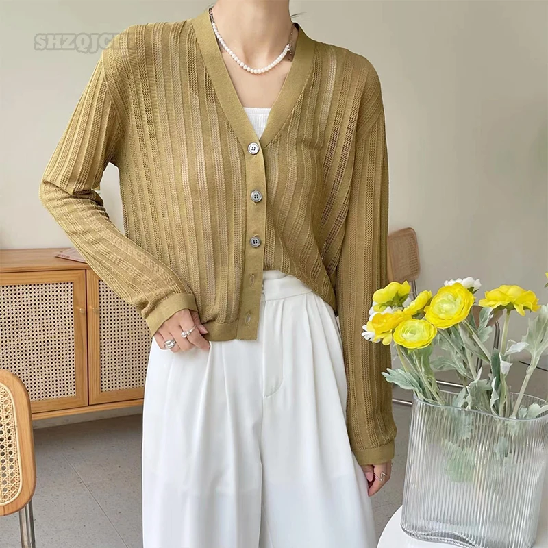 

2022 Summer Fashion New Thin Sunscreen Women's Pure Silk Cotton Knitted V-neck Loose Cardigan Air Conditioning Shirt