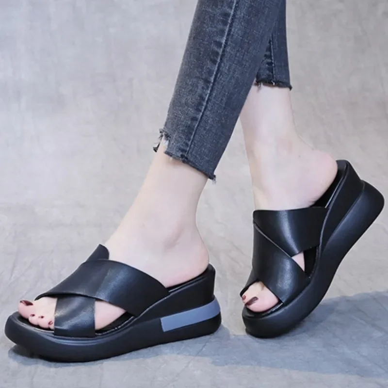 Сандалии женские ортопедические дышащие мягкие удобные без застежки модная