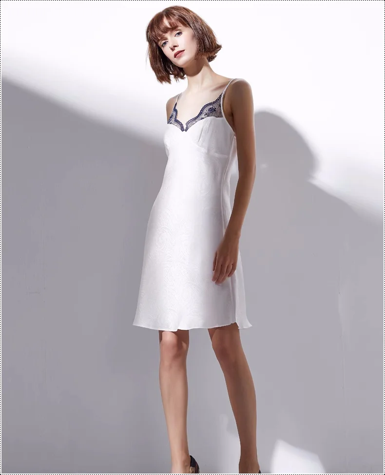 Женская ночная рубашка и халат из шелка тутового шелкопряда