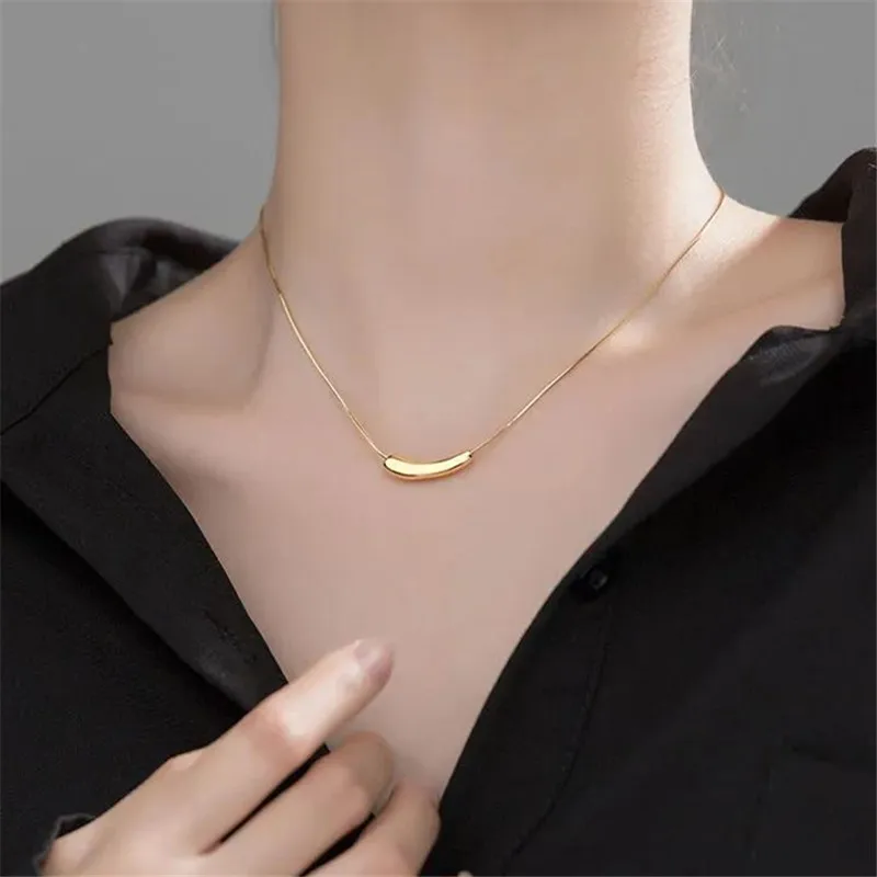 

2023 Fashion Trend Unique Design Elegant Exquisite Simple Teardrop Shape Clavicle Necklace Women Jewelry Party Gift Wholesale