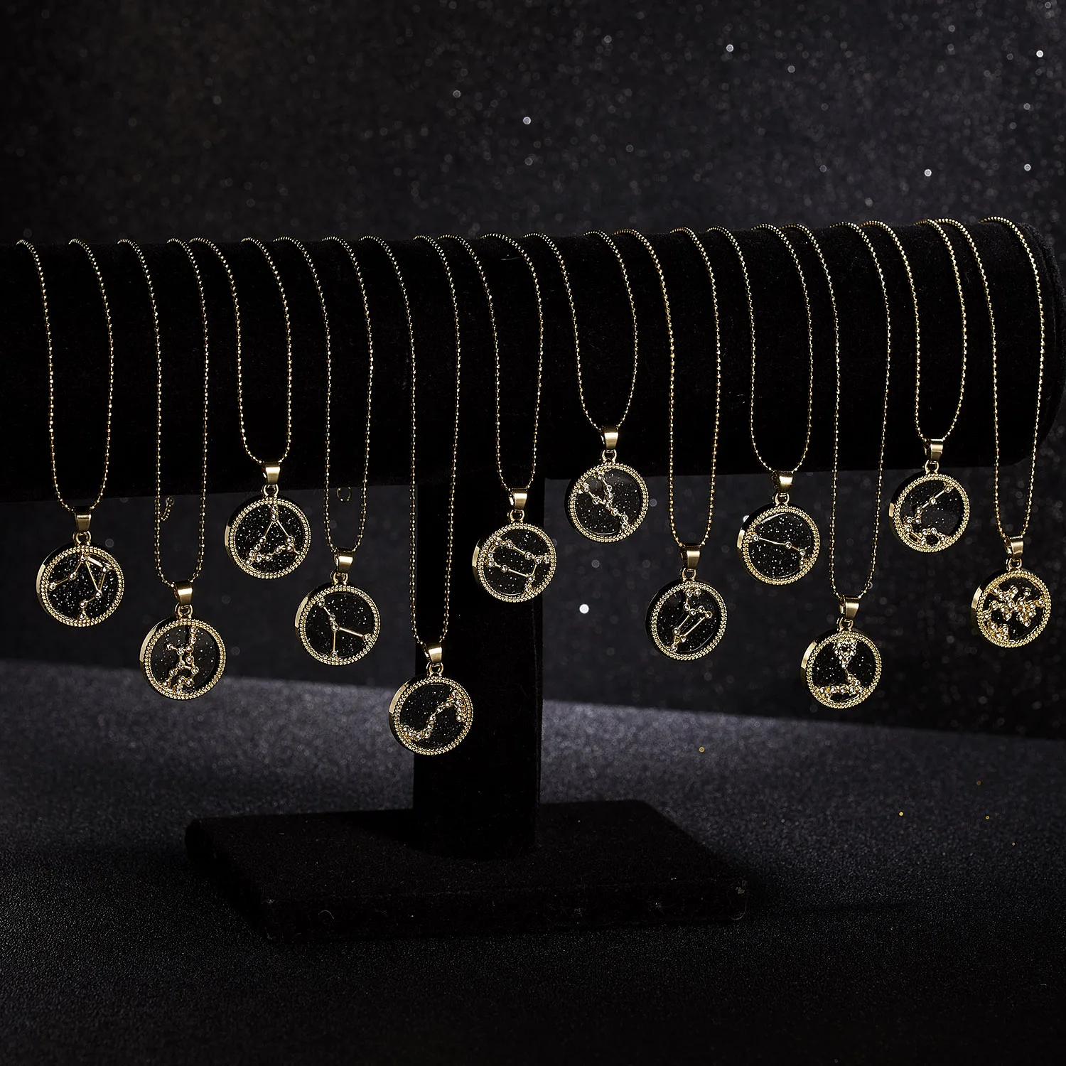 

12 Constellation Coin Zodiac Sign Necklace for Women Star Pendant Clavicle Chain Birthday Jewelry Party Couple Choker New Gift