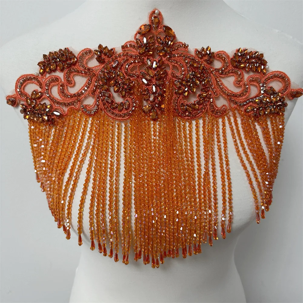 Блестящие нашивки на воротник