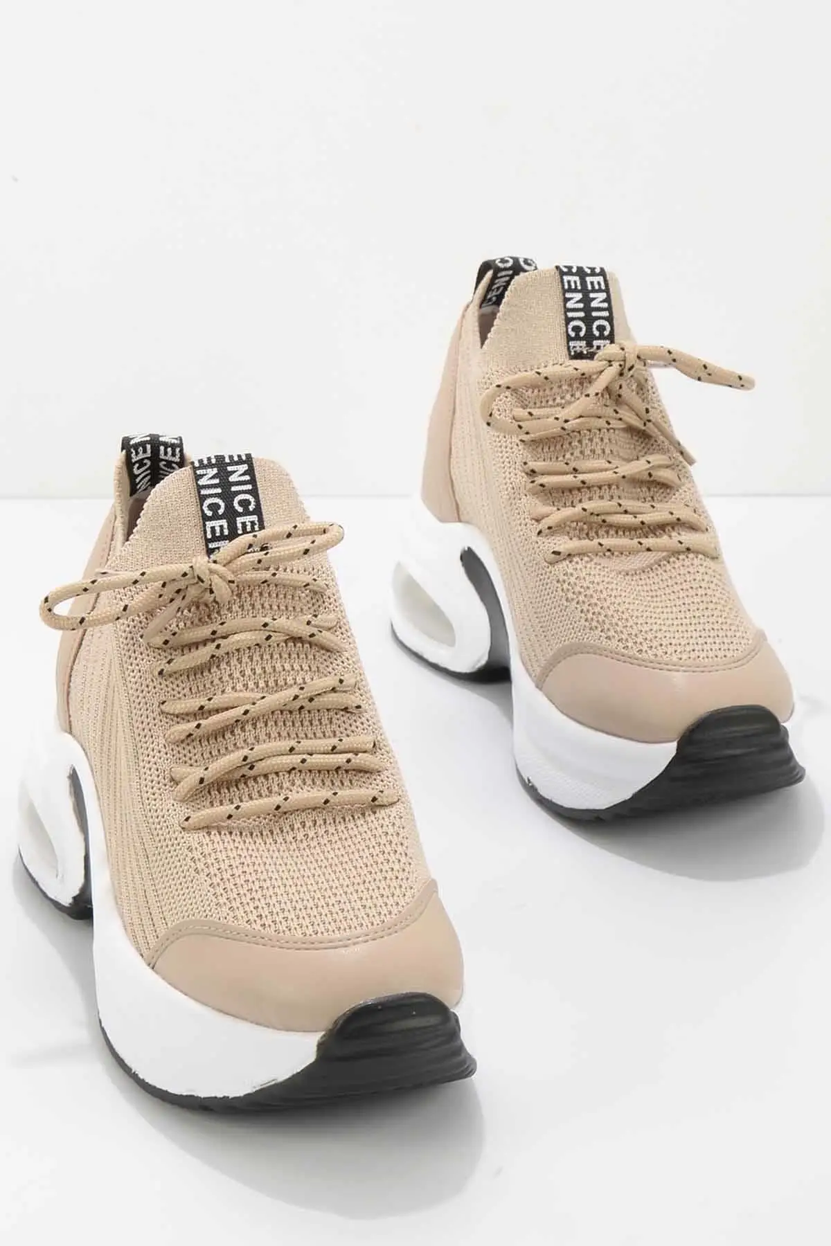 

Women's Sneakers Casual Fashion Comfortable Platform Female Vulcanized Shoes High-Top Sneakers