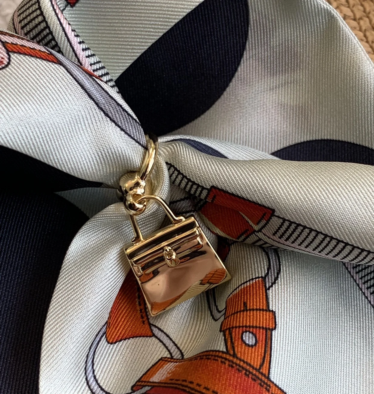 Женская Серебряная Пряжка для шарфа