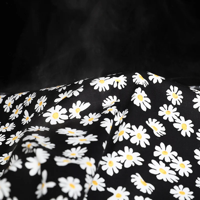Свободная ткань поплин цветочная из чистого хлопка с маргаритками пасторальные