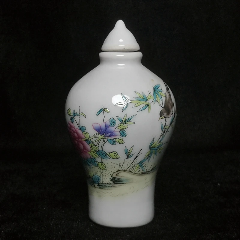 

Chinese Famille rose Porcelain Painting Flowers Bird Snuff Bottle Old Decoration Gift Collection Size 10.4 CM