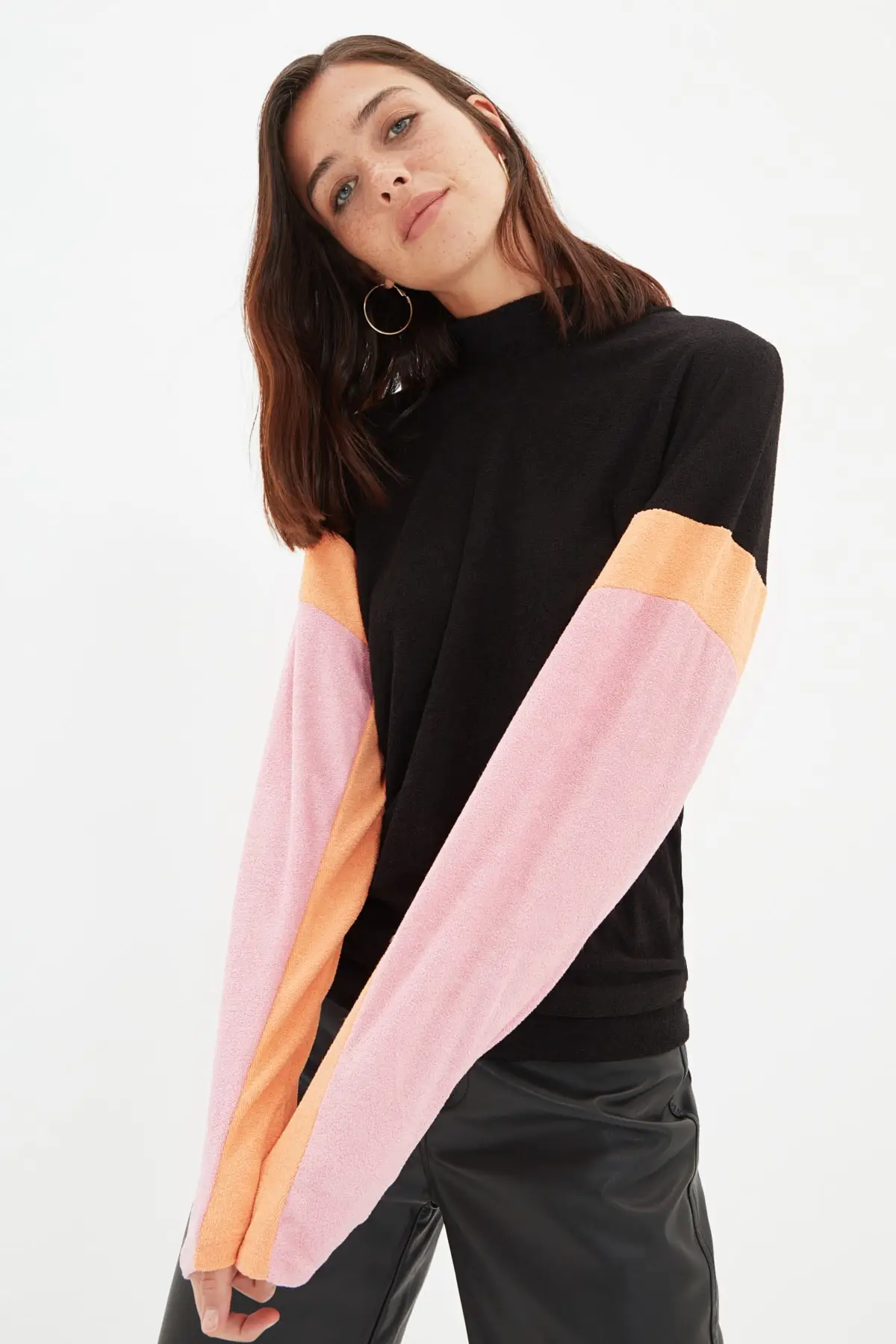 

Trendyol With Color Block Loose Sheer Neckline Knitted Sweatshirt TWOAW22SW1761