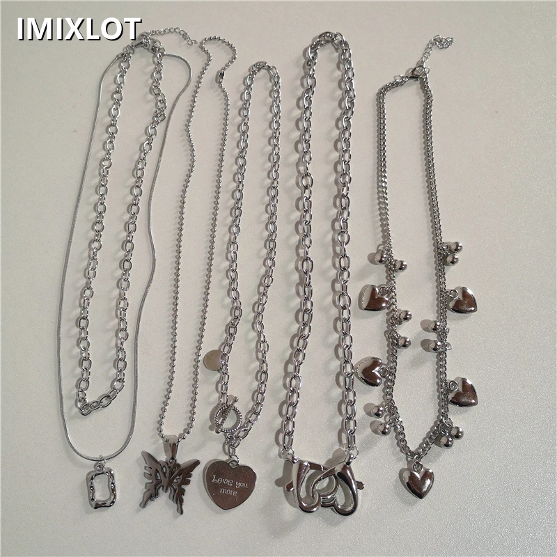 

Kpop Vintage Punk Butterfly Heart Metal Pendant Necklace For Women Men Cool Harajuku Grunge Aesthetic Jewelry EMO Y2K Accessorie