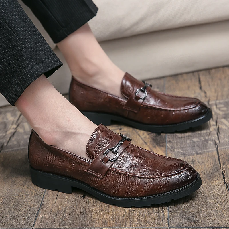 

British Set Feet Embossed Crocodile Pattern Leather Shoes Men's Handmade Business Casual Shoes Trendy Men's Pointed Shoes