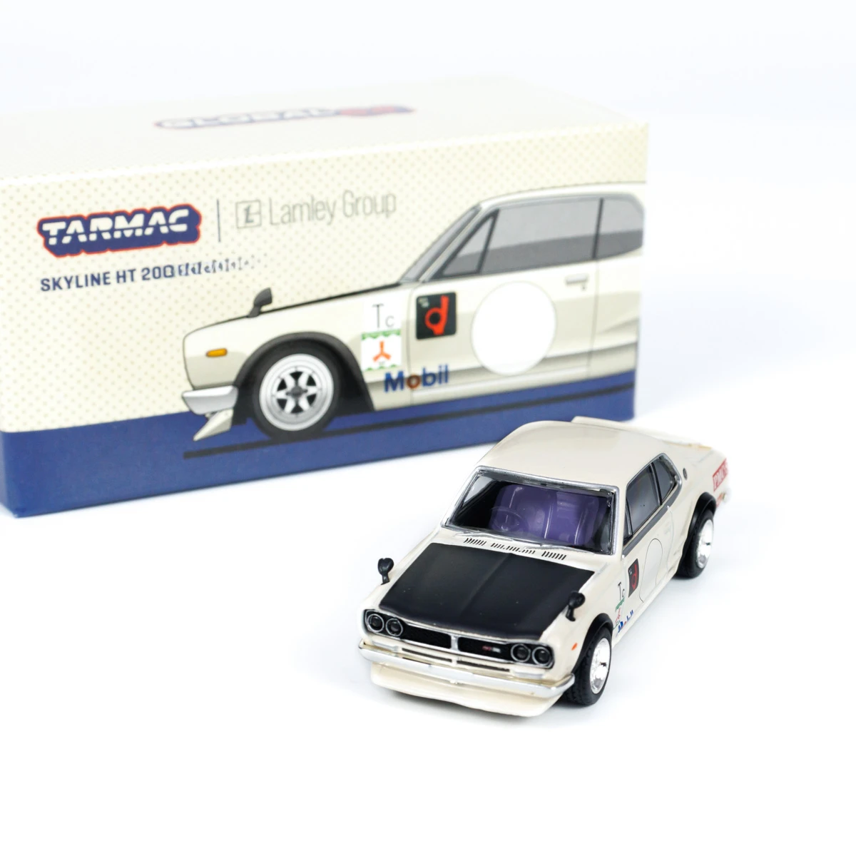 Белая модель автомобиля Tarmac Works 1:64 Skyline 2000 (KPGC10)