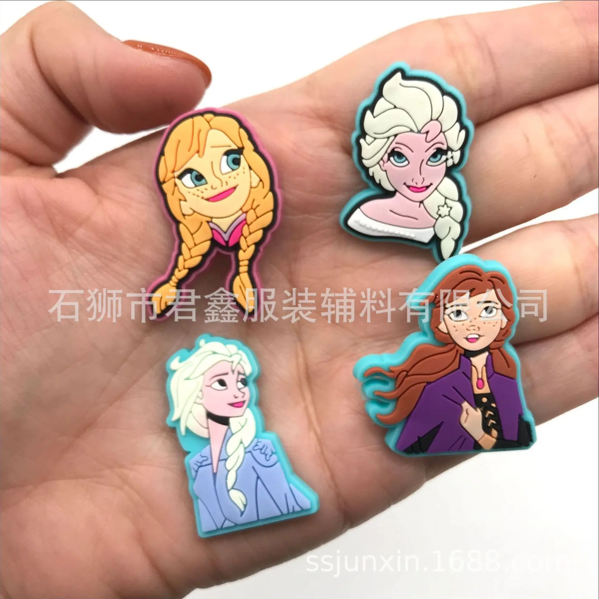 Single Sale 1pcs Frozen Series Slippers Shoe Buckle Fit Croc Jibz PVC Charms Accessories Wholesale DIY Shoes Decorations Gifts