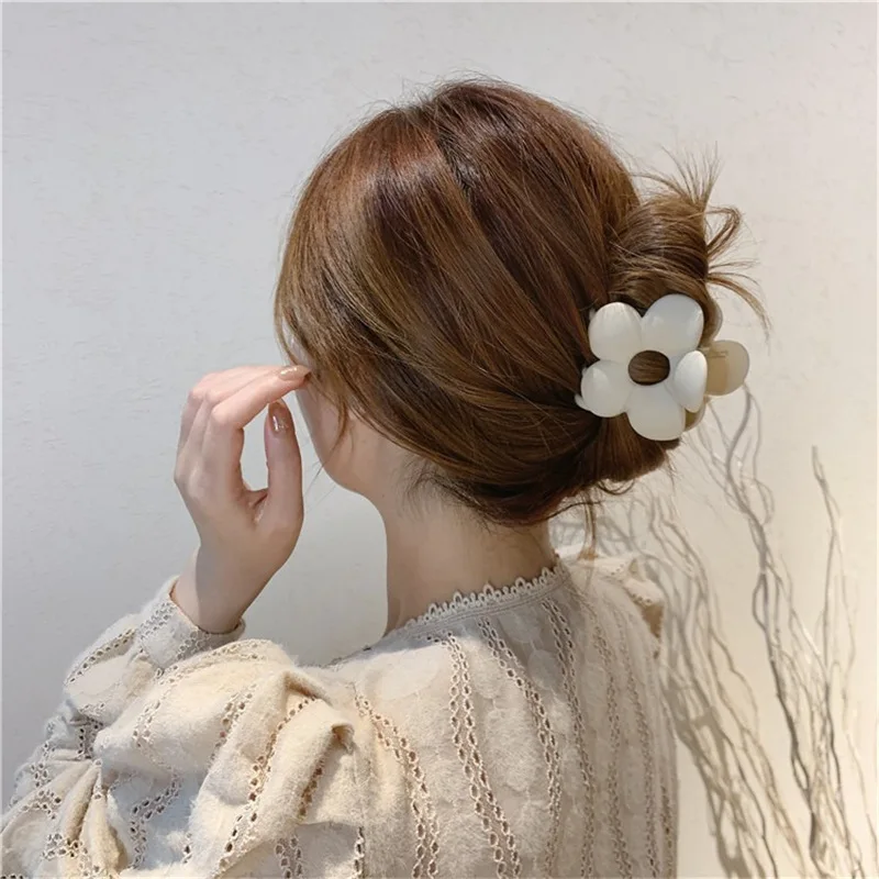 

Korean Ins Retro Girl Flower Hair Clips Hair Claw Women Matte Frosted Sweet Grasping Clip Back Head Headwear Hair Accessories