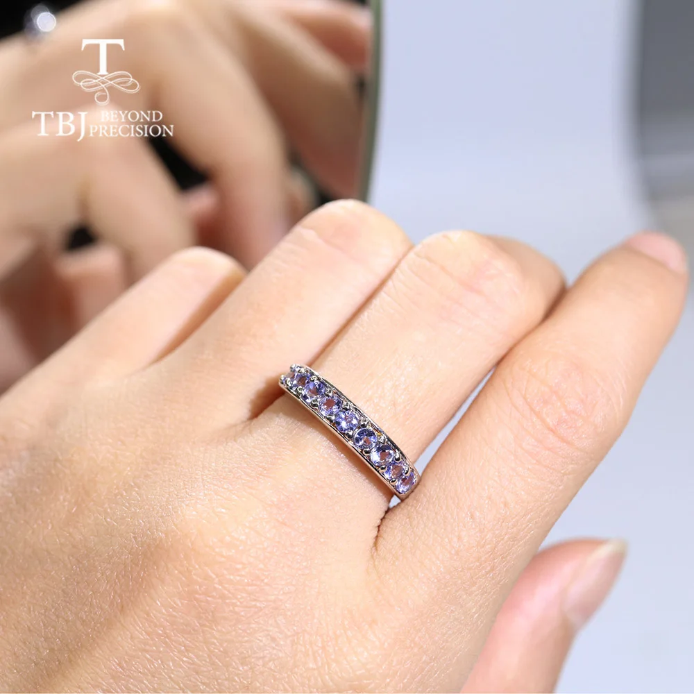 Женское кольцо из серебра 925 пробы с танзанитом