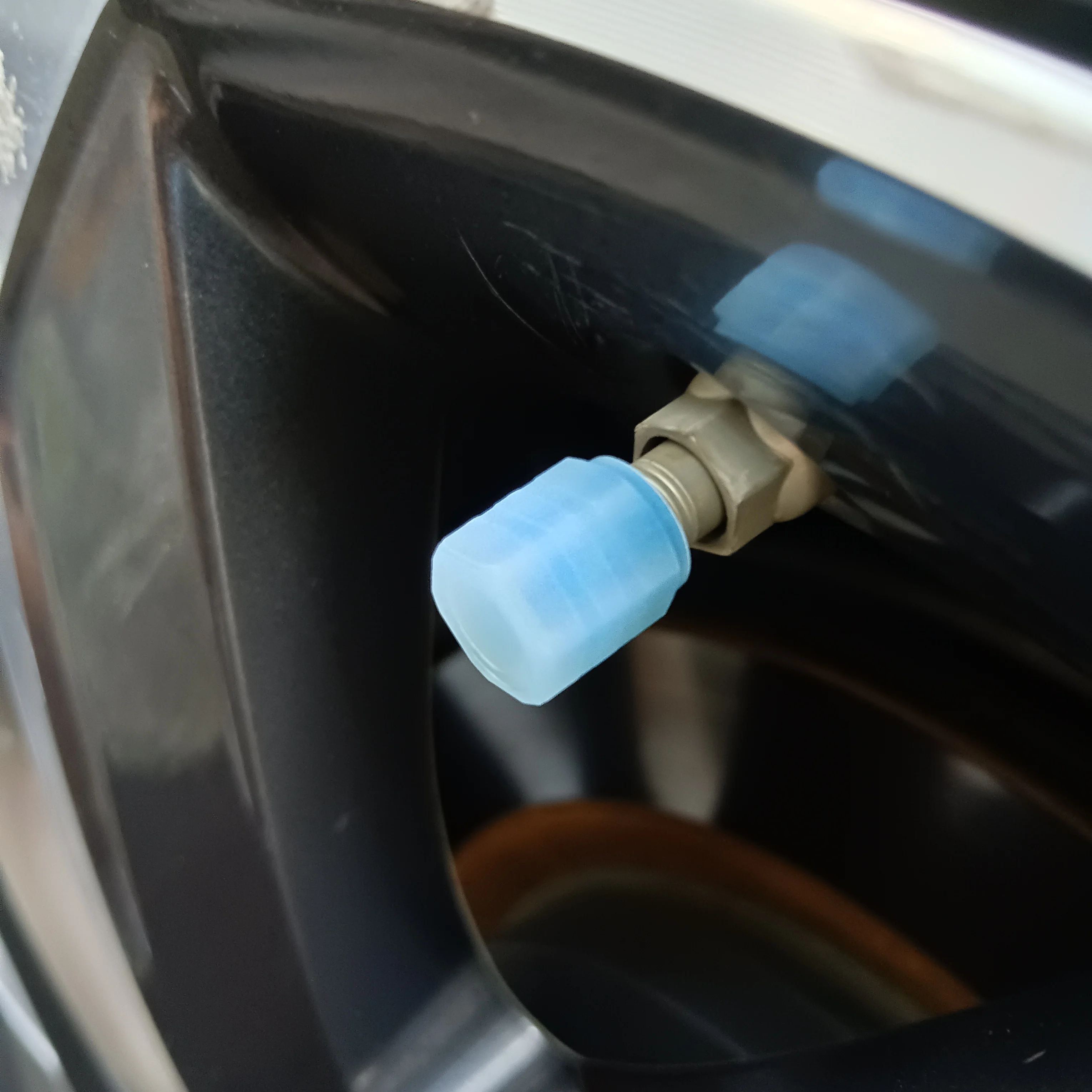 

Car Luminous Valve Cap TireMotorcycle Bike Wheel Nozzle Night Glowing Fluorescent Decor Tyre Valve Stem Luminous Caps New 2023