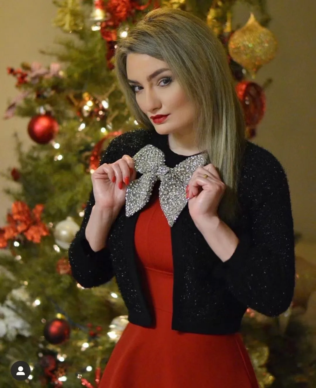 

Women Blingbling Diamond Bow Decoration Lady Sweet Event Wear Cardigans Sweater