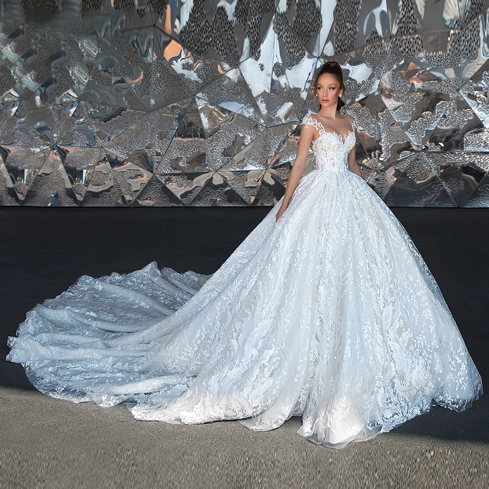 

Luxury Wedding Dress Embroidered Lace Boat Neck Ball Gowns Sleevelesswith Appliques Sashes Vestido De Noiva Plus Size Button