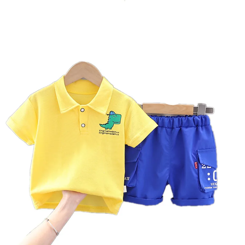 

Костюм спортивный летний из футболки и шортов для мальчиков 1-5 лет