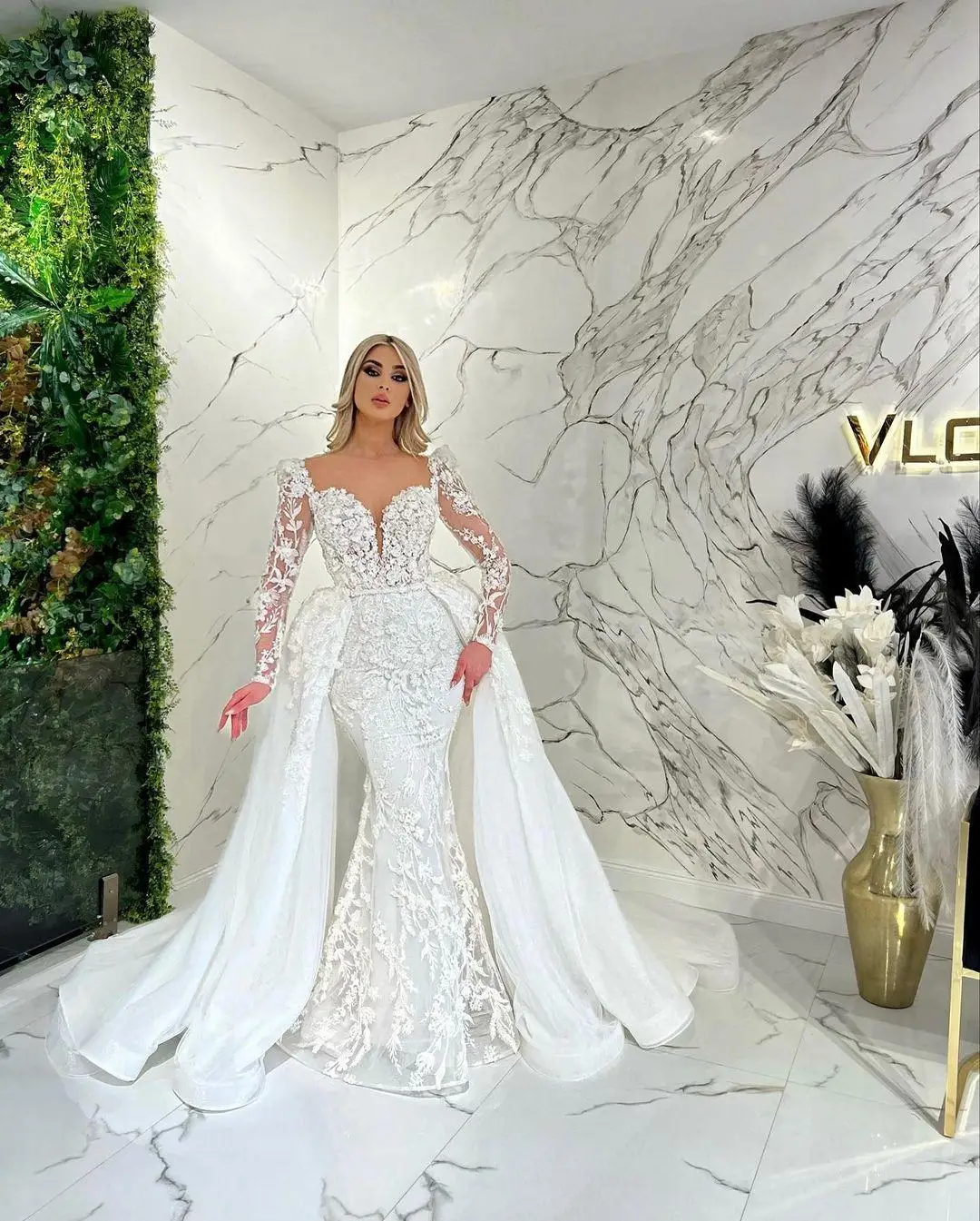 

Plus Size Arabic Aso Ebi Luxurious Lace Beaded Wedding Dress Long Sleeves Vintage Sexy Bridal Gowns Dresses detachable train