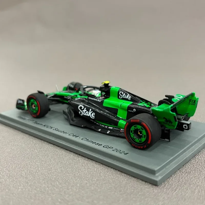 Фото Коллекционная модель болида F1 Spark2024 Shanghai Station Sobo C44 в масштабе 1:43 №3