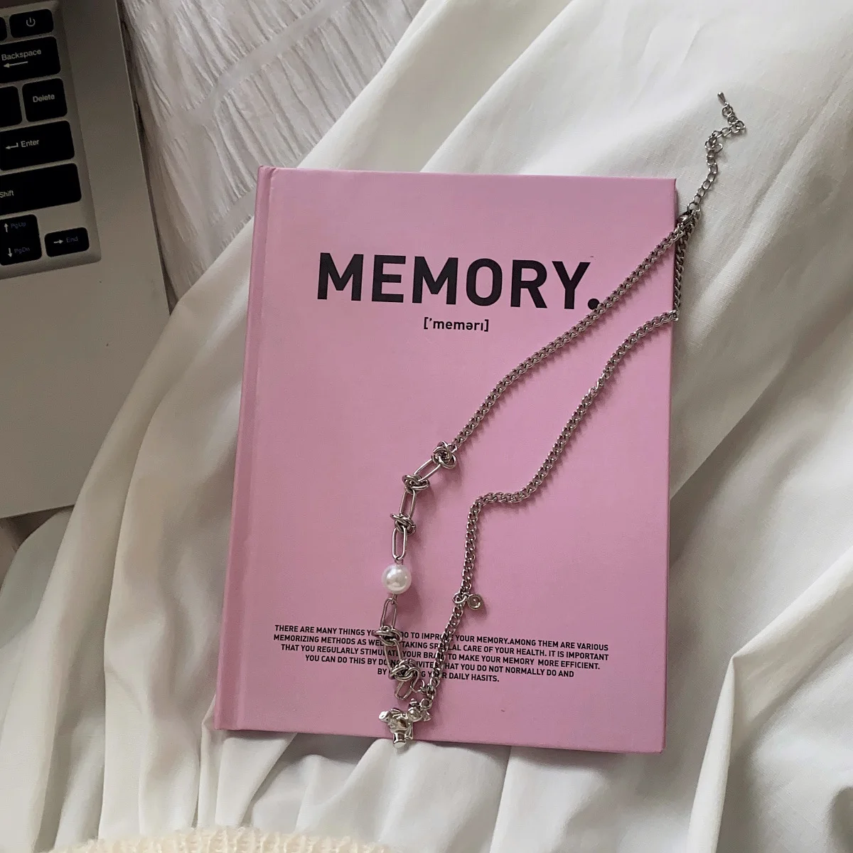 

Розовый бумажный блокнот